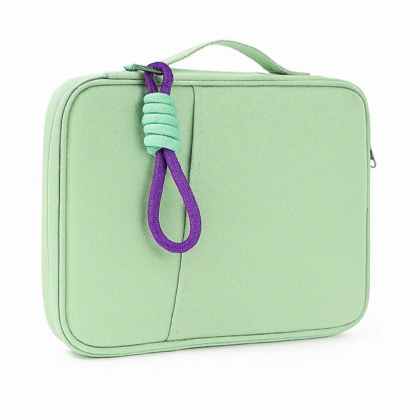 Une housse pour ordinateur couleur turquoise