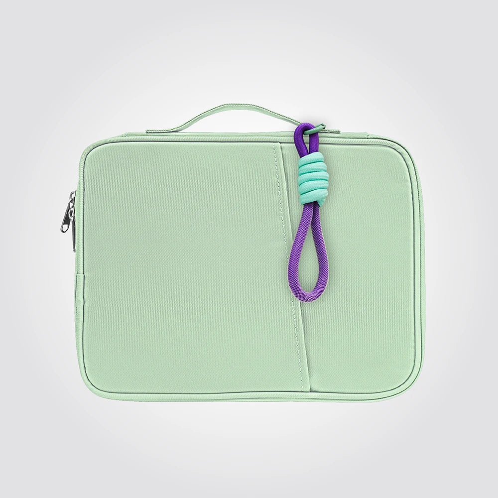 Pochette ordinateur vert sur fond blanc