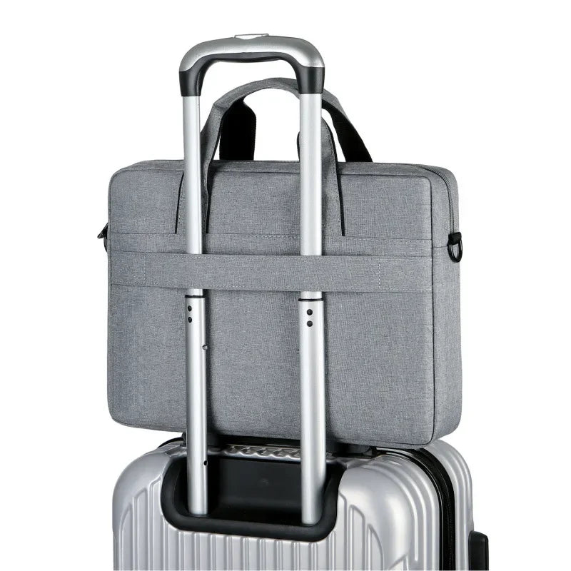 Sacoche ordinateur sur valise