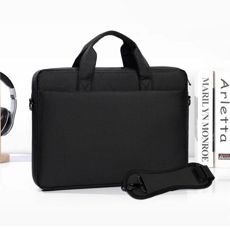 Sacoche pour ordinateur sur bureau noir